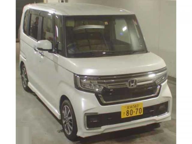 HONDA N-BOX CUSTOM 