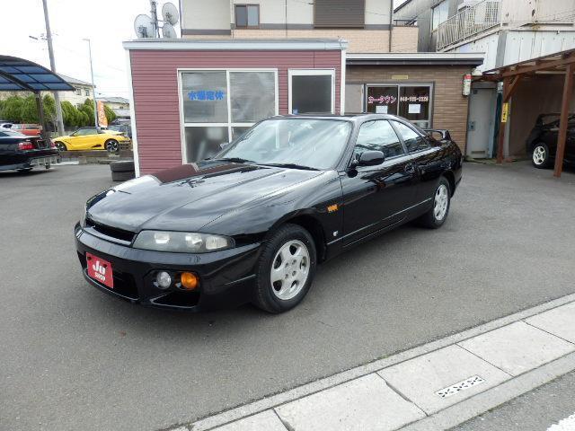 NISSAN SKYLINE 