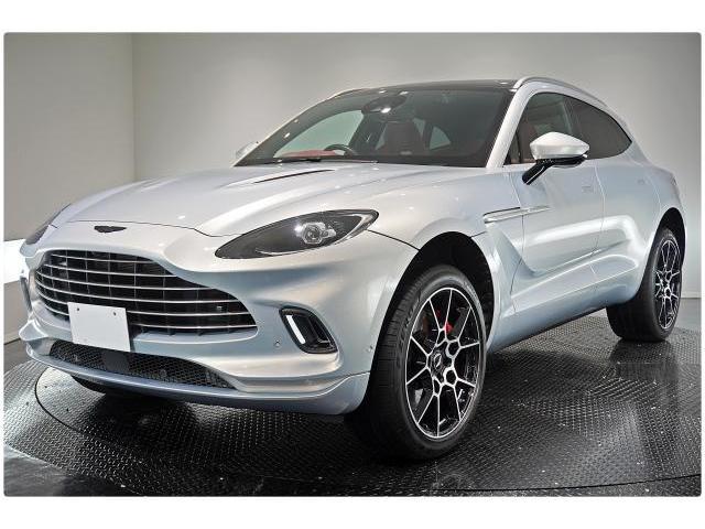 ASTON MARTIN DBX 