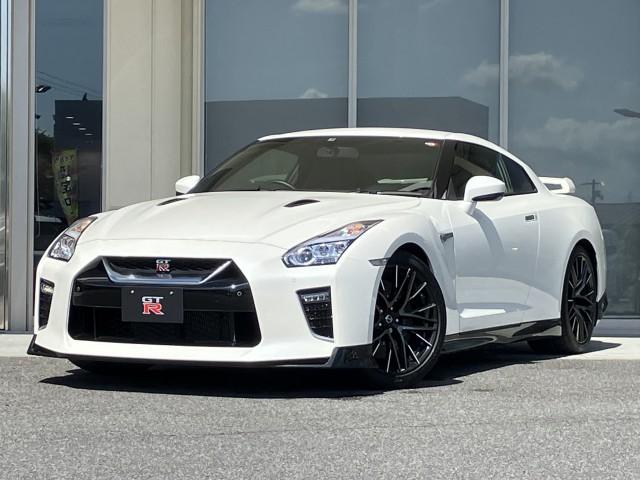 NISSAN GT-R 