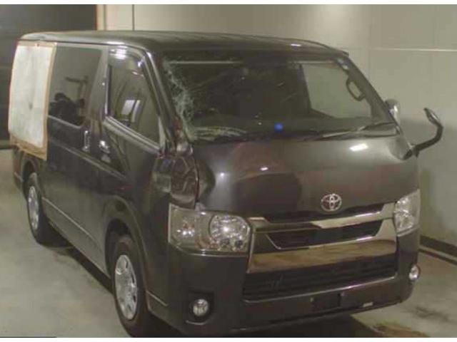 TOYOTA HIACE VAN 