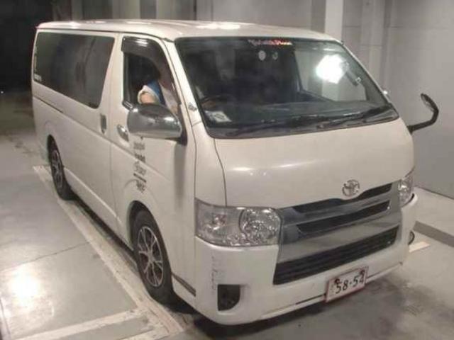 TOYOTA HIACE VAN 