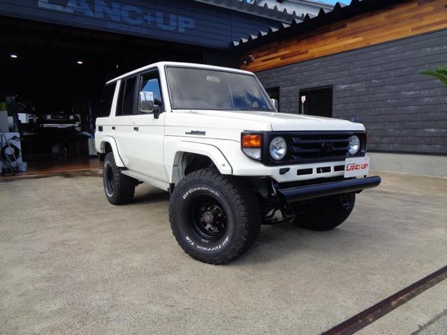 TOYOTA LAND CRUISER 70 