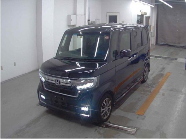 HONDA N-BOX CUSTOM 