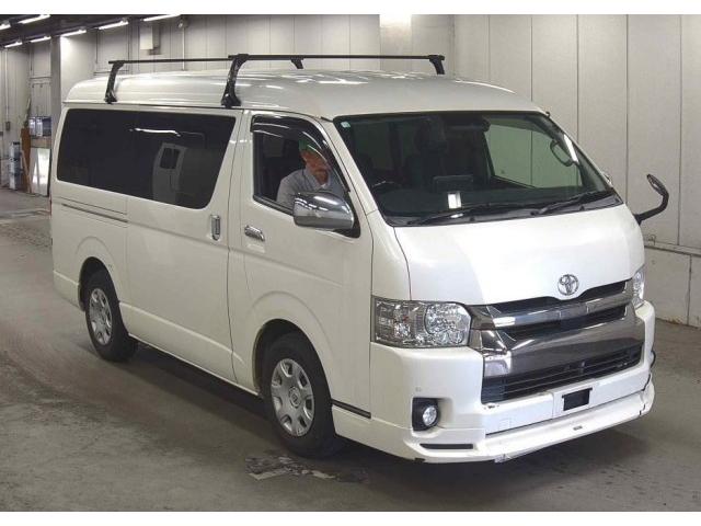 TOYOTA HIACE VAN 