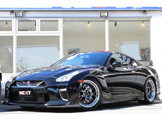 NISSAN GT-R 