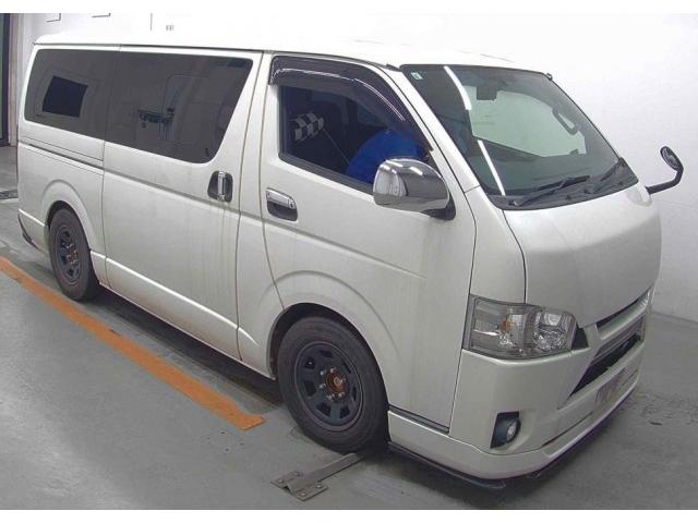 TOYOTA HIACE VAN 