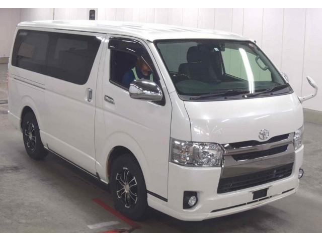 TOYOTA HIACE VAN 