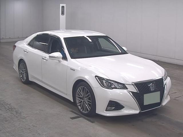 TOYOTA CROWN HYBRID 