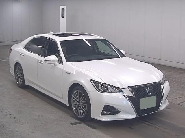 TOYOTA CROWN HYBRID 