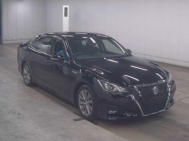 TOYOTA CROWN HYBRID 