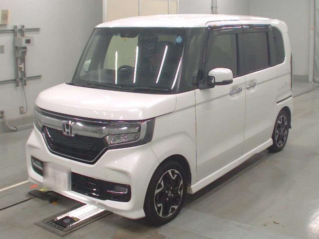 HONDA N-BOX CUSTOM 