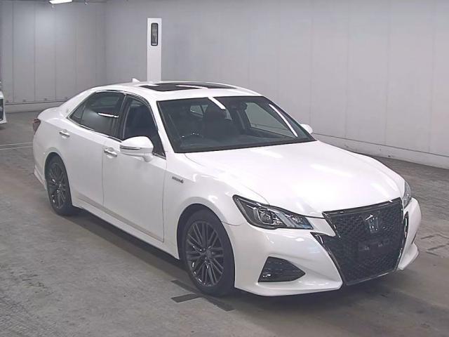 TOYOTA CROWN HYBRID 