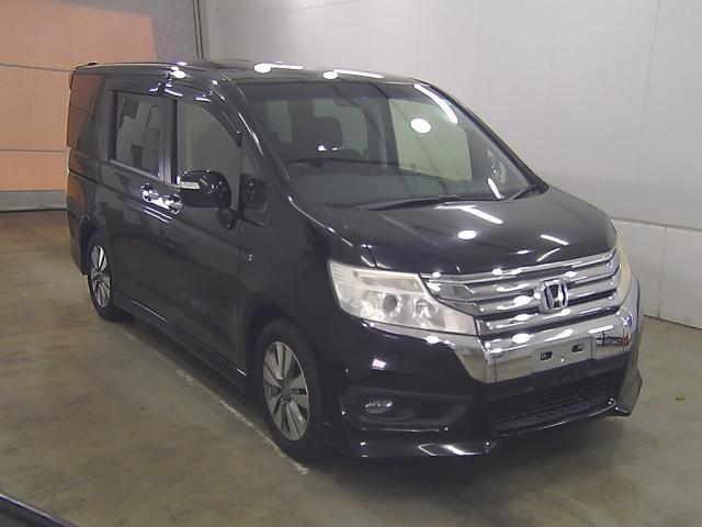 HONDA STEPWAGON SPADA 