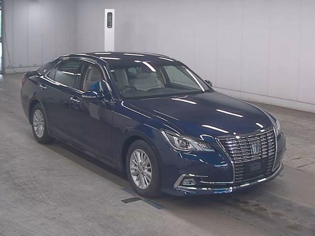 TOYOTA CROWN HYBRID 