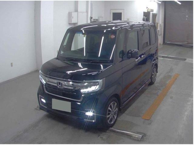 HONDA N-BOX CUSTOM 