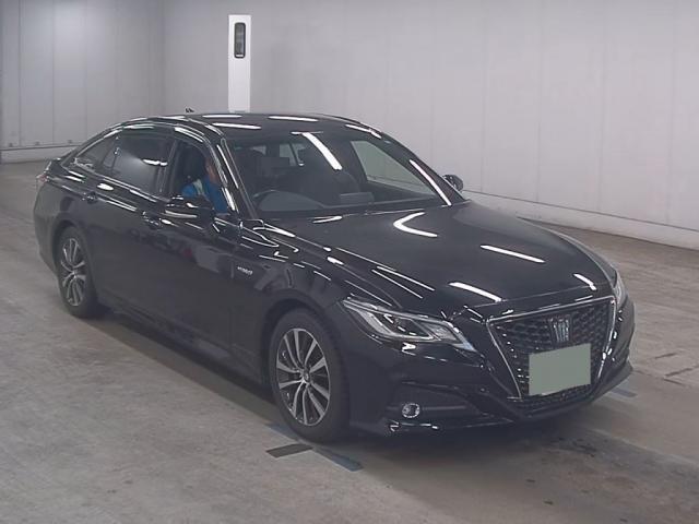 TOYOTA CROWN HYBRID 