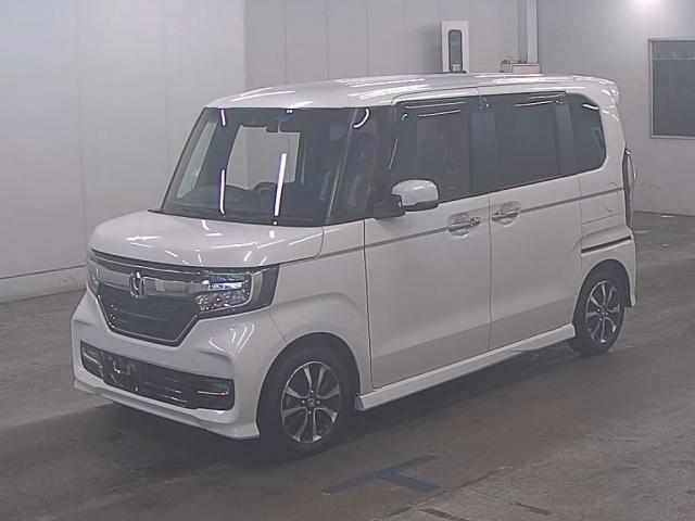 HONDA N-BOX CUSTOM 