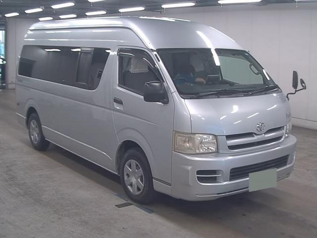 TOYOTA HIACE VAN 