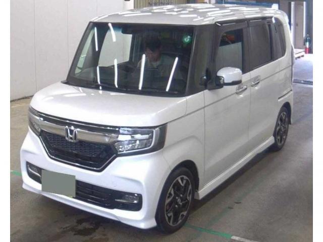 HONDA N-BOX CUSTOM 