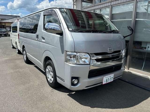 TOYOTA HIACE VAN 