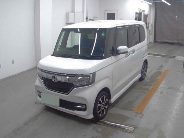 HONDA N-BOX CUSTOM 