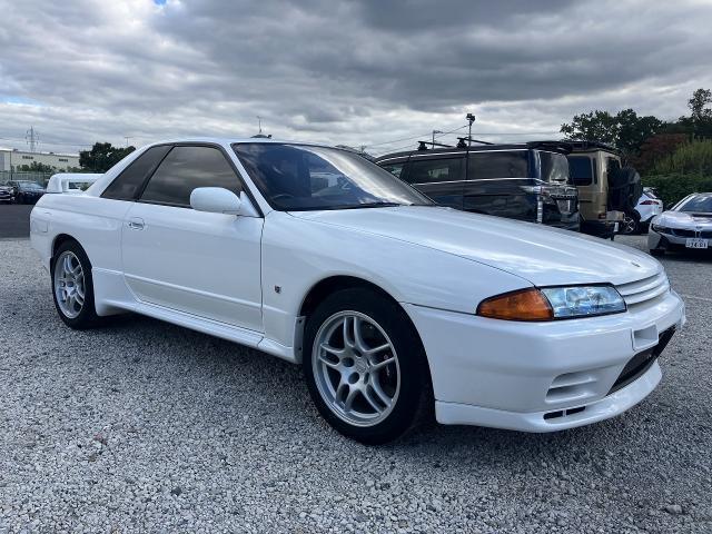 NISSAN SKYLINE 