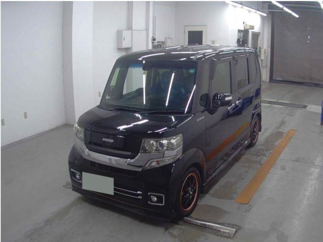 HONDA N-BOX CUSTOM 