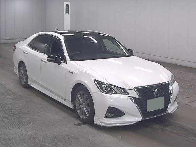 TOYOTA CROWN HYBRID 