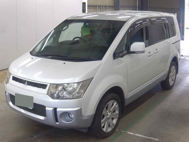 MITSUBISHI DELICA D:5 