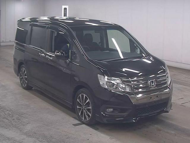 HONDA STEPWAGON SPADA 