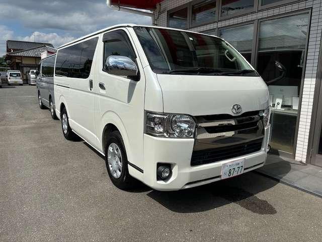 TOYOTA HIACE VAN 