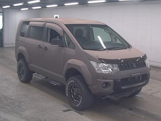 MITSUBISHI DELICA D:5 