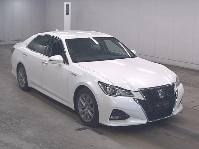 TOYOTA CROWN HYBRID 