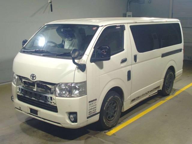 TOYOTA HIACE VAN 