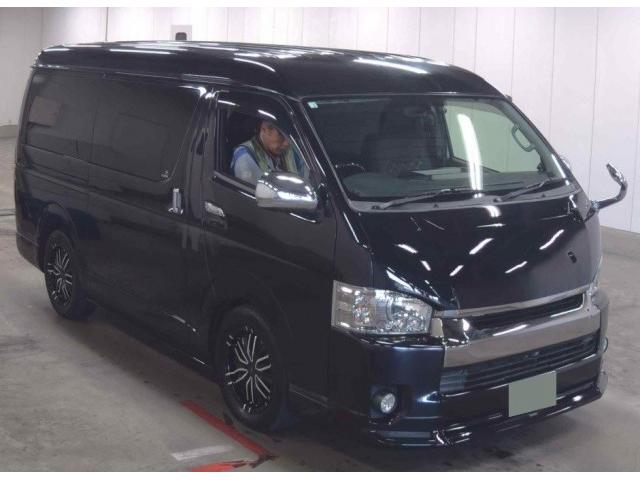 TOYOTA HIACE VAN 