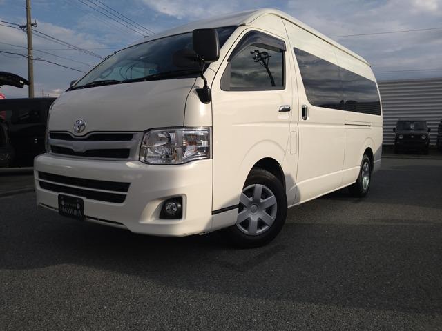 TOYOTA HIACE COMMUTER 