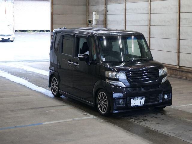 HONDA N-BOX CUSTOM 