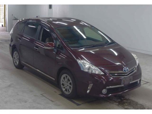 TOYOTA PRIUS ALPHA 