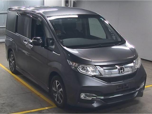 HONDA STEPWAGON SPADA 