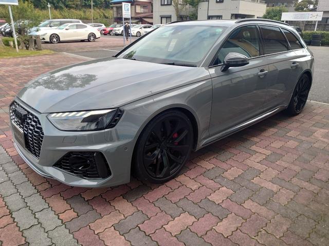 AUDI RS4 AVANT 