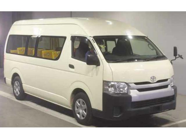 TOYOTA HIACE COMMUTER 