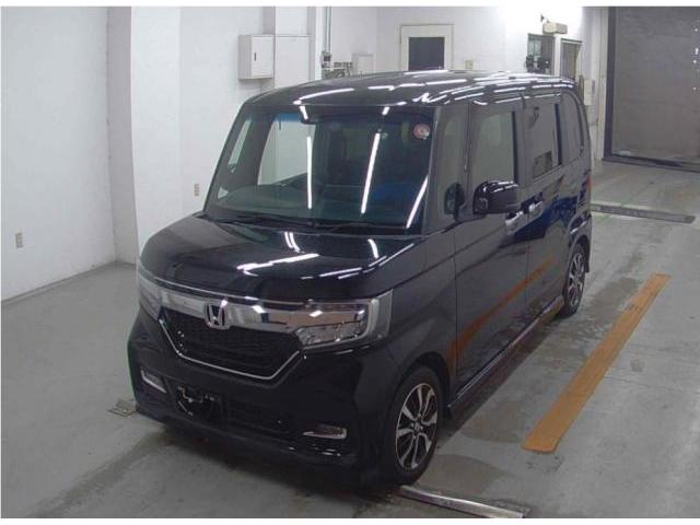 HONDA N-BOX CUSTOM 