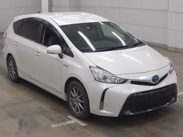 TOYOTA PRIUS ALPHA 