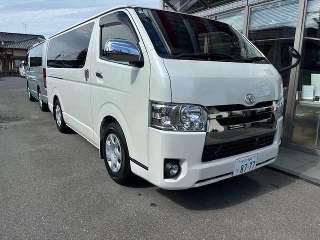 TOYOTA HIACE VAN 