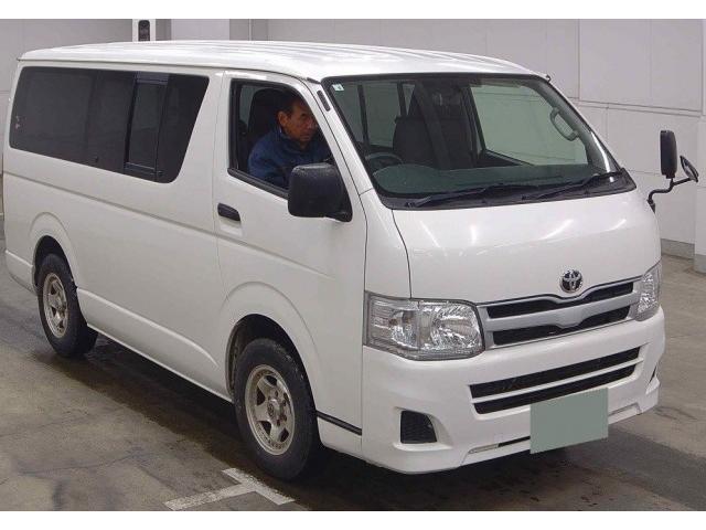 TOYOTA HIACE VAN 