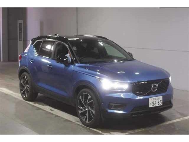 VOLVO XC40 