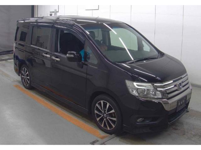 HONDA STEPWAGON SPADA 