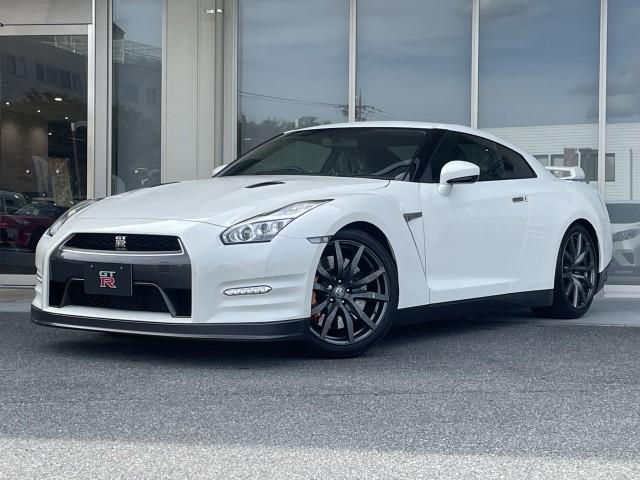 NISSAN GT-R 