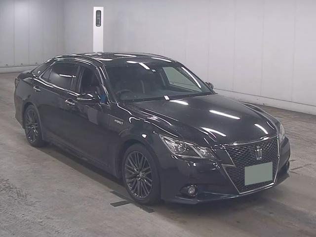 TOYOTA CROWN HYBRID 